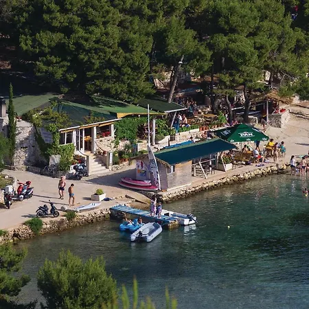 Luxurious Apartment In Betina With Wifi * Betina (Sibenik-Knin)
